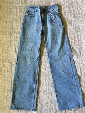 The 90s relaxed high rise jeans
